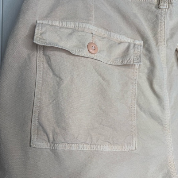 Peachy pink American Eagle cargo shorts! - Picture 5 of 10